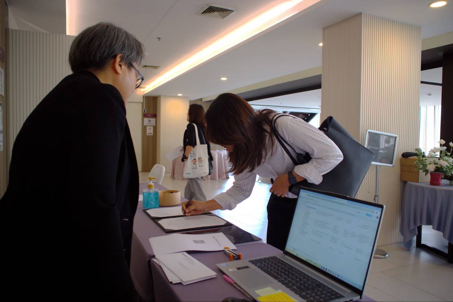 ผลงาน Triboon Law